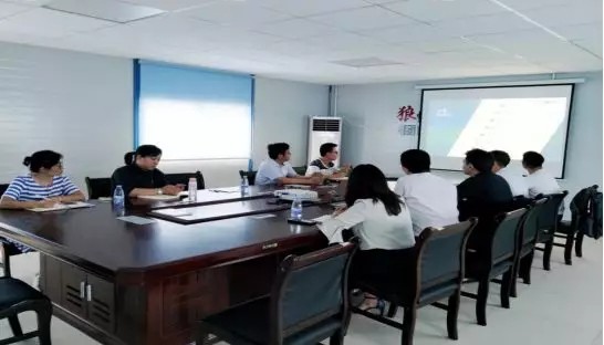 雙方就項目進行合作洽談 雙方就項目進行合作洽談