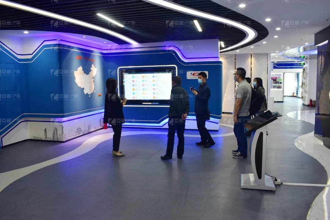 宏光實(shí)業(yè)集團(tuán)領(lǐng)導(dǎo)到訪臣通 宏光實(shí)業(yè)集團(tuán)領(lǐng)導(dǎo)到訪臣通